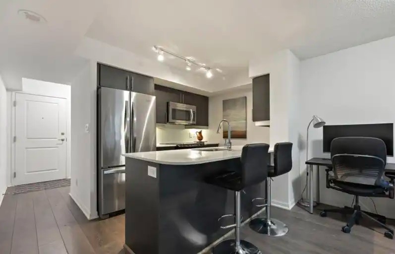 38 Grand Magazine Street, Toronto, ON, M5V 0B2 - 7