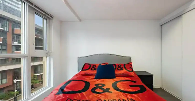 38 Grand Magazine Street, Toronto, ON, M5V 0B2 - 18