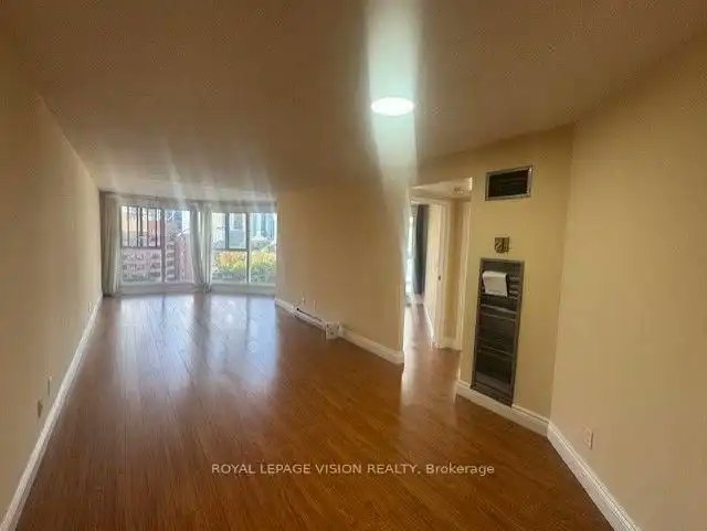 222 The Esplanade, Toronto, ON, M5A 4M8