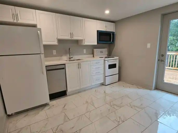 1354 Queen Street East, Toronto, ON, M4L 1C8