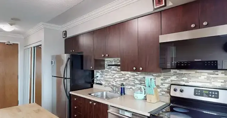 215 Queen Street East, Brampton, ON, L6W 0A9 - 3