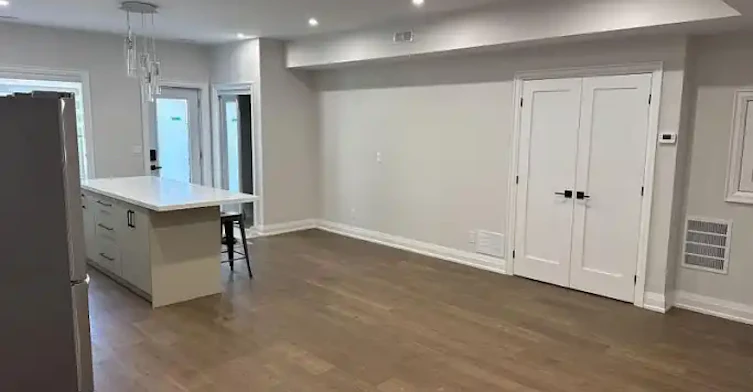 94 Saint Clarens Avenue, Toronto, ON, M6K 2S5 - 6