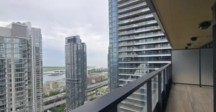 1 Concord Cityplace Way, Toronto, ON, M5V 0T5 - 9