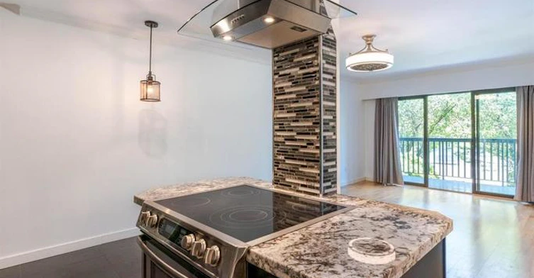 211 West 3rd Street, North Vancouver, BC, V7M 1E9 - 2