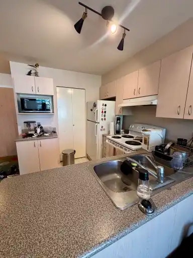 418 East Broadway, Vancouver, BC, V5T 1X2 - 11