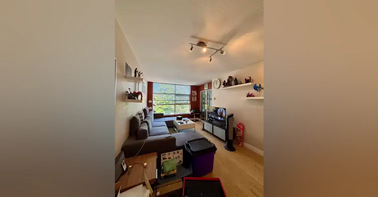 418 East Broadway, Vancouver, BC, V5T 1X2 - 2