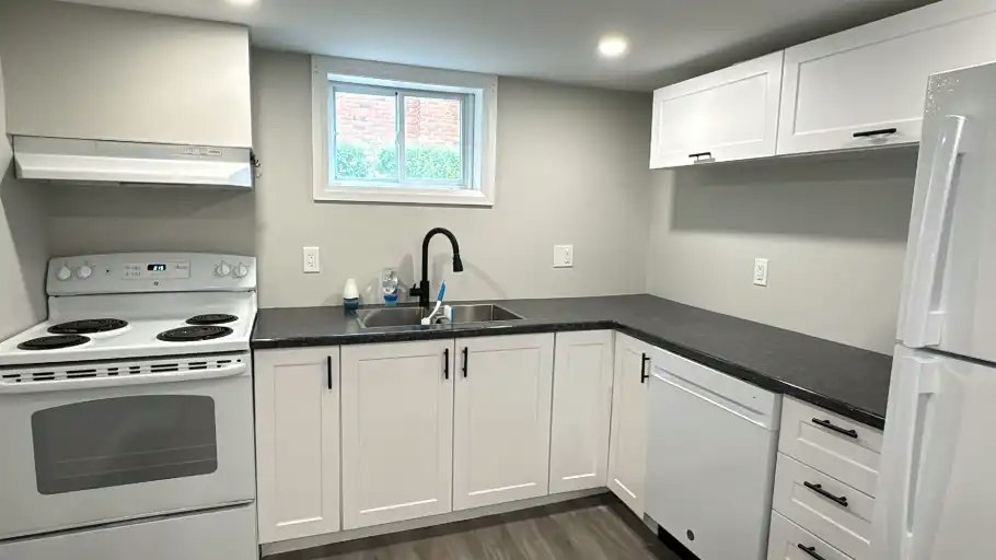 542 Hillside Street, Peterborough, ON, K9H 5N6 - 2