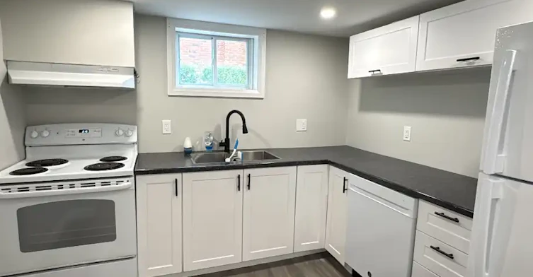 542 Hillside Street, Peterborough, ON, K9H 5N6 - 2