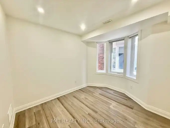 8 Rusholme Park Crescent, Toronto, ON, M6J 2C9 - 7