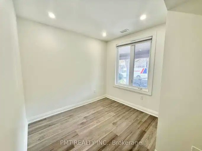 8 Rusholme Park Crescent, Toronto, ON, M6J 2C9