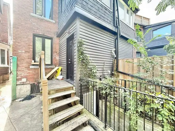 8 Rusholme Park Crescent, Toronto, ON, M6J 2C9 - 8