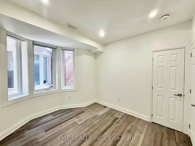 8 Rusholme Park Crescent, Toronto, ON, M6J 2C9 - 4