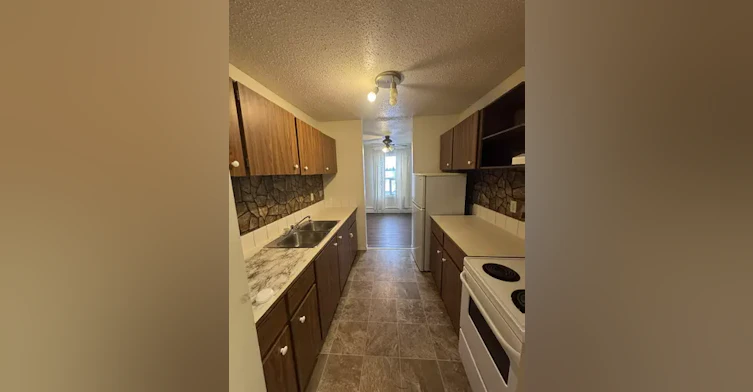 5313 48 Avenue, Red Deer, AB, T4N 3V2 - 7
