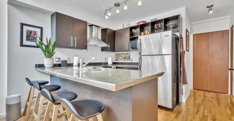 418 East Broadway, Vancouver, BC - 2