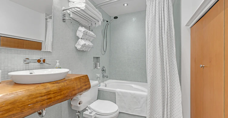 418 East Broadway, Vancouver, BC - 13