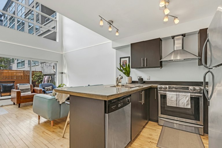 418 East Broadway, Vancouver, BC - 3