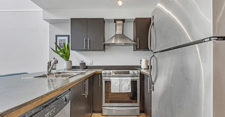 418 East Broadway, Vancouver, BC - 4