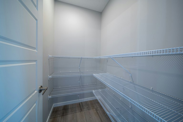 2068 159 Street Southwest, Edmonton, AB, T6W 1A4 - 4