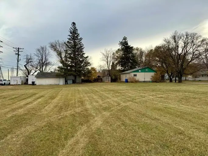 135 Larche Avenue East, Winnipeg, MB, R2C 1A5 - 10