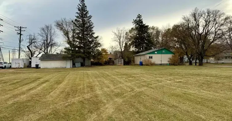 135 Larche Avenue East, Winnipeg, MB, R2C 1A5 - 10