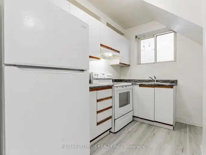 996 Queen Street East, Toronto, ON, M4M 1K1 - 8