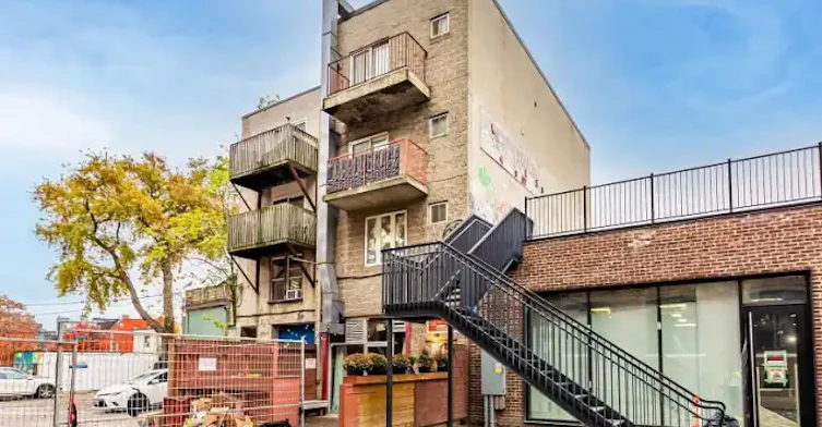 996 Queen Street East, Toronto, ON, M4M 1K1 - 9