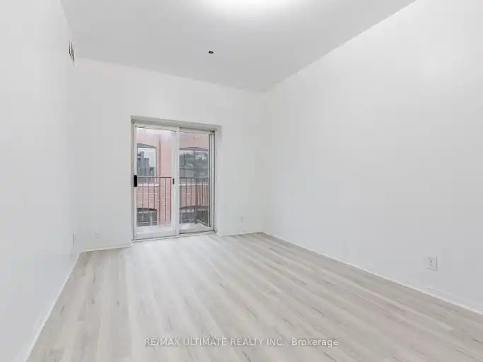 996 Queen Street East, Toronto, ON, M4M 1K1 - 2