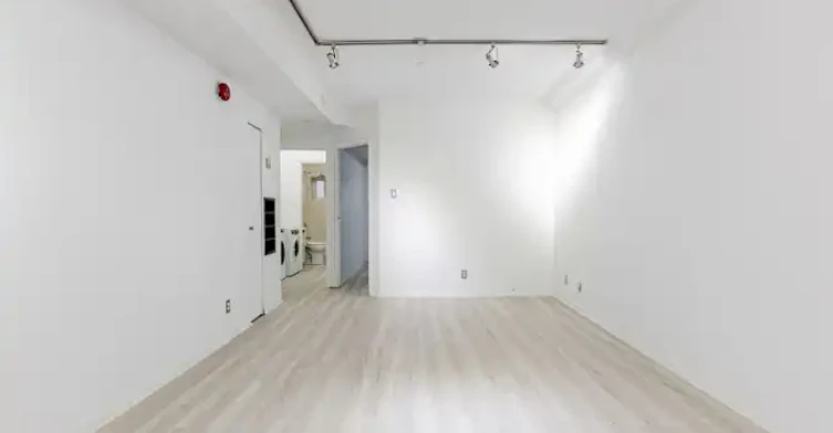 996 Queen Street East, Toronto, ON, M4M 1K1 - 7