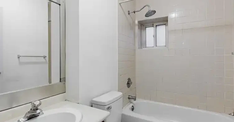 996 Queen Street East, Toronto, ON, M4M 1K1