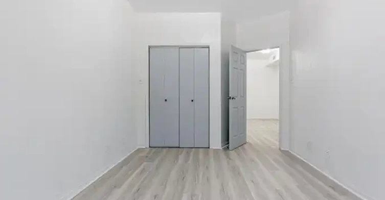 996 Queen Street East, Toronto, ON, M4M 1K1 - 4