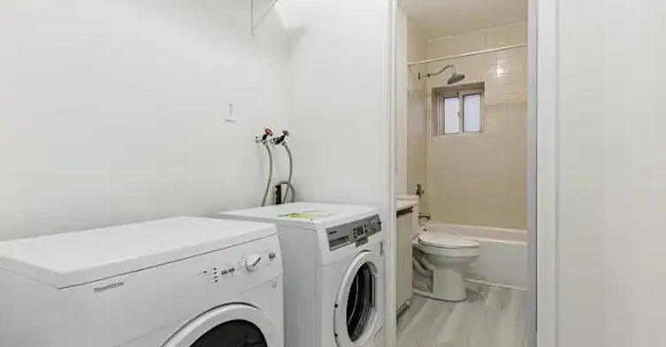 996 Queen Street East, Toronto, ON, M4M 1K1 - 5