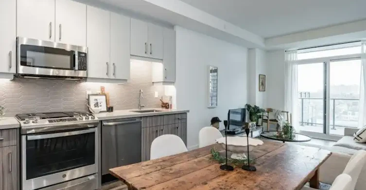 2007 James Street, Burlington, ON, L7R 1H1