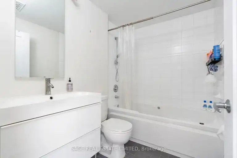 766 King Street West, Toronto, ON, M5V 1N6 - 3