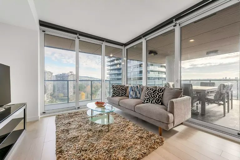 4880 Lougheed Highway, Burnaby, BC, V5C 0N1 1