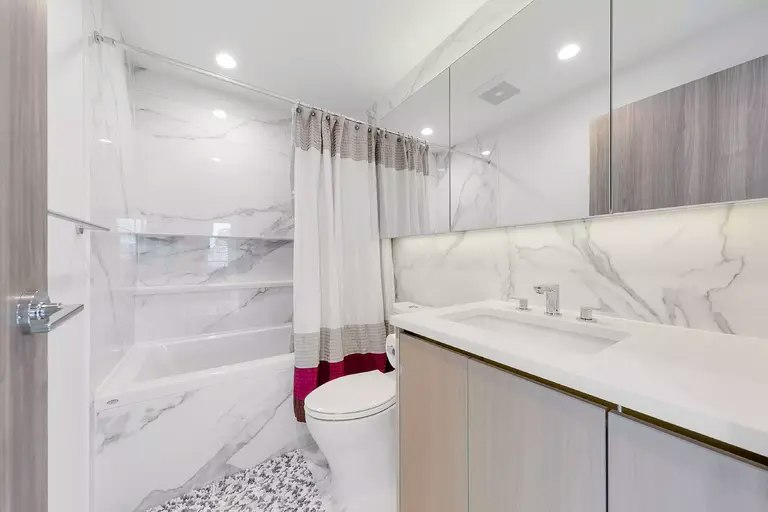 4880 Lougheed Highway, Burnaby, BC, V5C 0N1 - 18