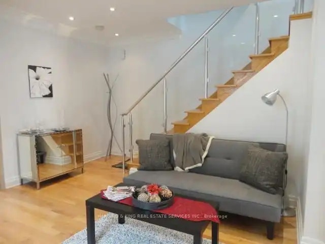 33 Connaught Avenue, Toronto, ON, M4L 2V8 - 15