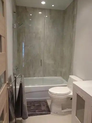 33 Connaught Avenue, Toronto, ON, M4L 2V8 - 8