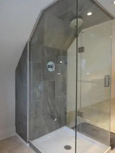 33 Connaught Avenue, Toronto, ON, M4L 2V8 - 19