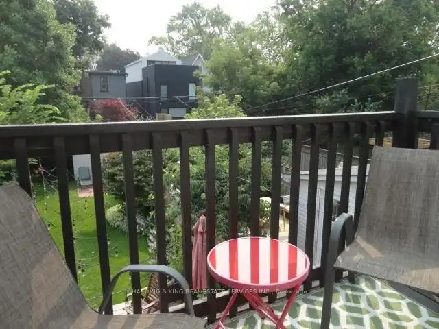 33 Connaught Avenue, Toronto, ON, M4L 2V8 - 6