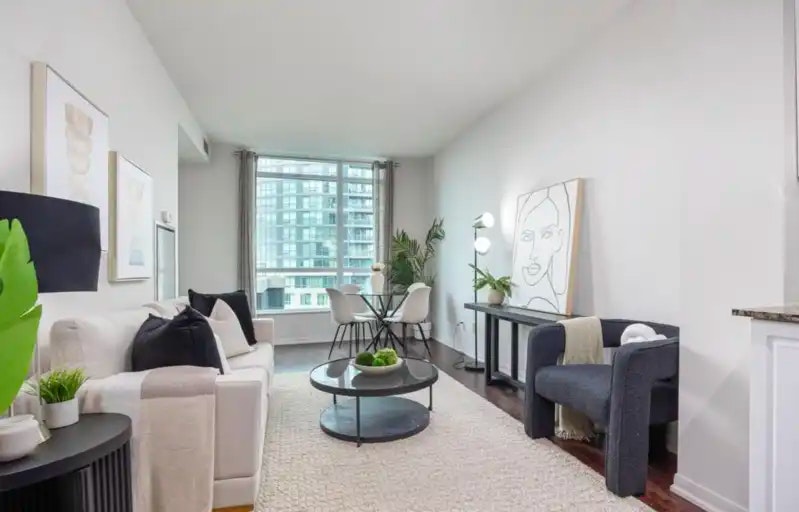 215 Fort York Boulevard, Toronto, ON, M5V 4A2 - 3