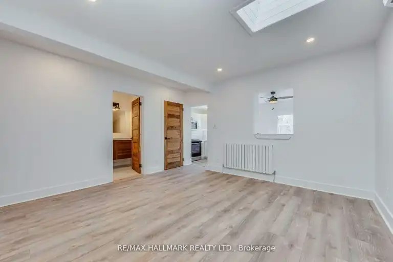 327 Kenilworth Avenue, Toronto, ON, M4L 3S9 - 2