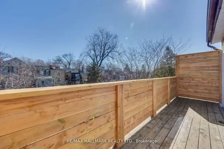 327 Kenilworth Avenue, Toronto, ON, M4L 3S9