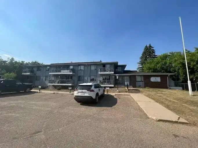 79 Patterson Crescent, Red Deer, AB, T4P 1J4 - 4
