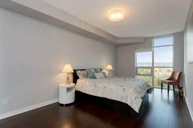 551 Maple Avenue, Burlington, ON, L7S 1M7 - 2