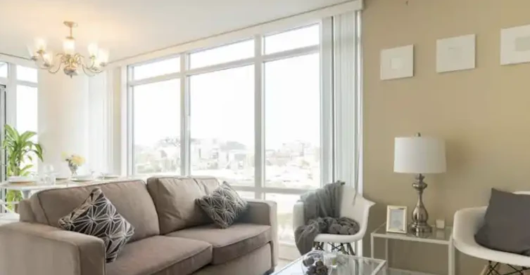 4 Spadina Avenue, Toronto, ON - 2