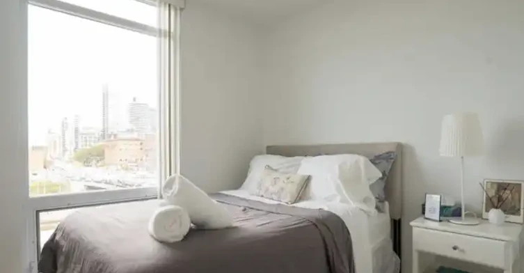 4 Spadina Avenue, Toronto, ON - 7