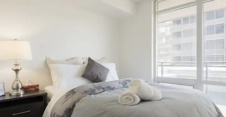 4 Spadina Avenue, Toronto, ON - 9