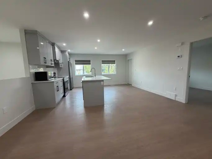 9403 103 Avenue, Grande Prairie, AB, T8V 1B4 - 4