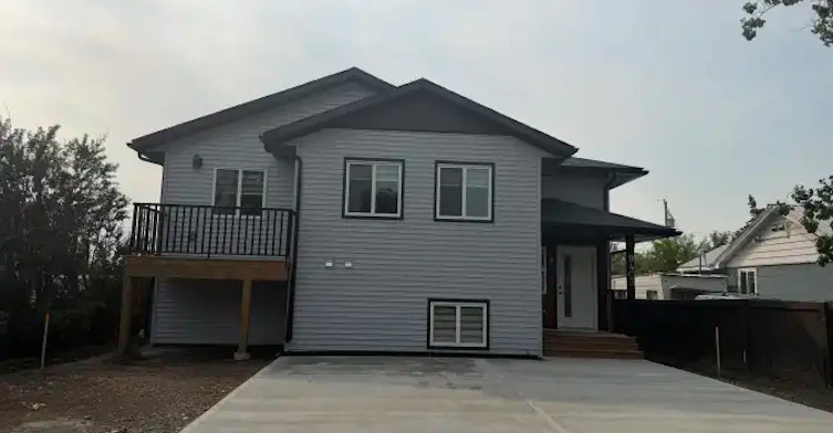 9403 103 Avenue, Grande Prairie, AB, T8V 1B4