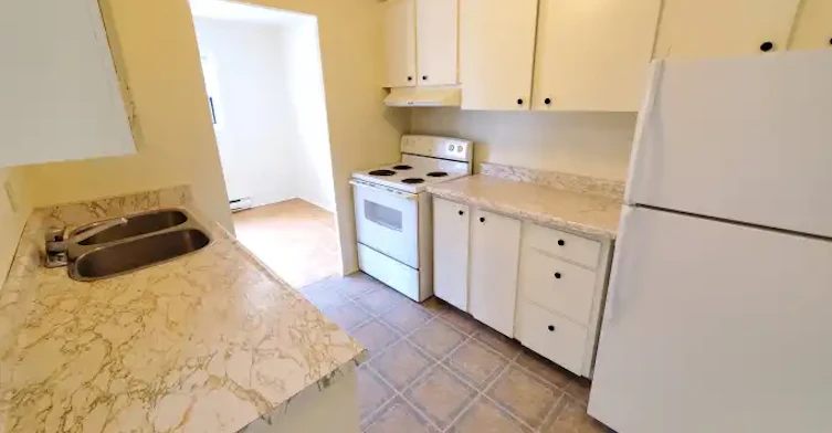563 Oxford Street, Oshawa, ON, L1J 3V5 - 2